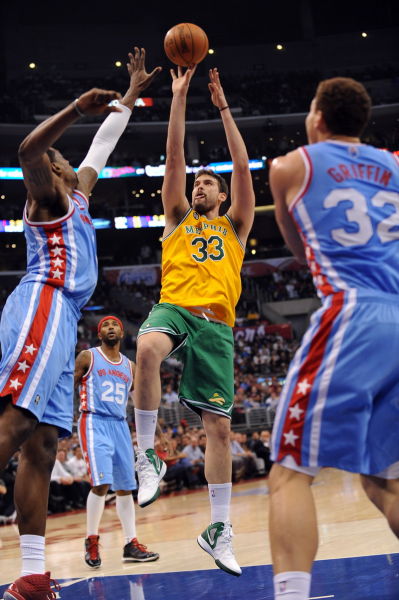 中的球队突 中的球队突